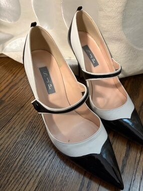 SJP by Sarah Jessica Parker Black and White Pointed Mary Jane Pumps